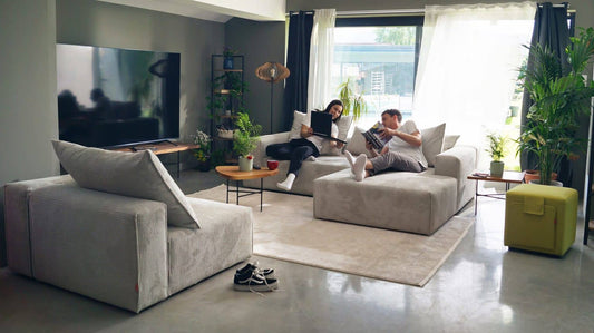 5 razlogov, zakaj je kavč srce družine